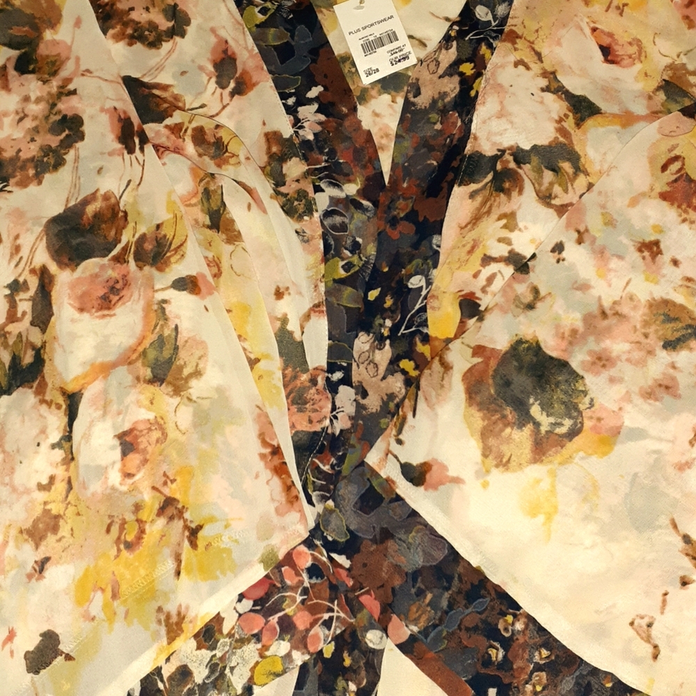 NWT Plus Floral Kimono 26/28
